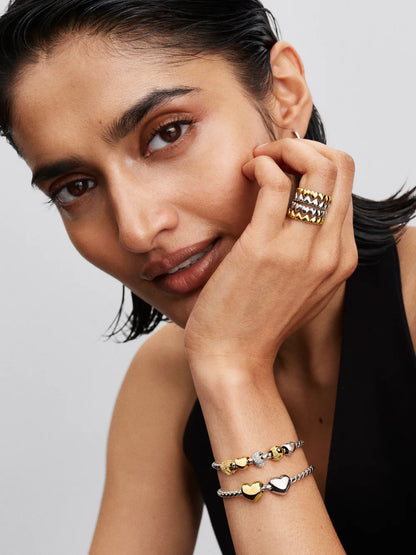 Round Clasp Wing Chain Bracelet