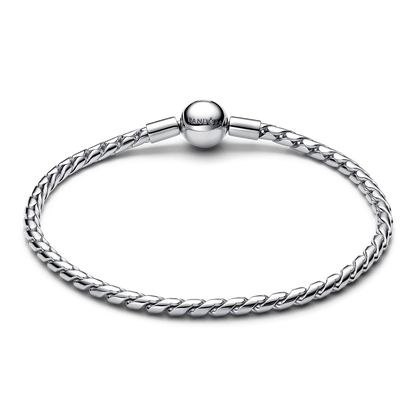 Round Clasp Wing Chain Bracelet