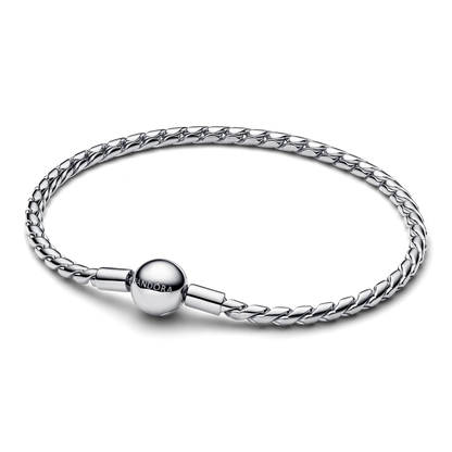 Round Clasp Wing Chain Bracelet